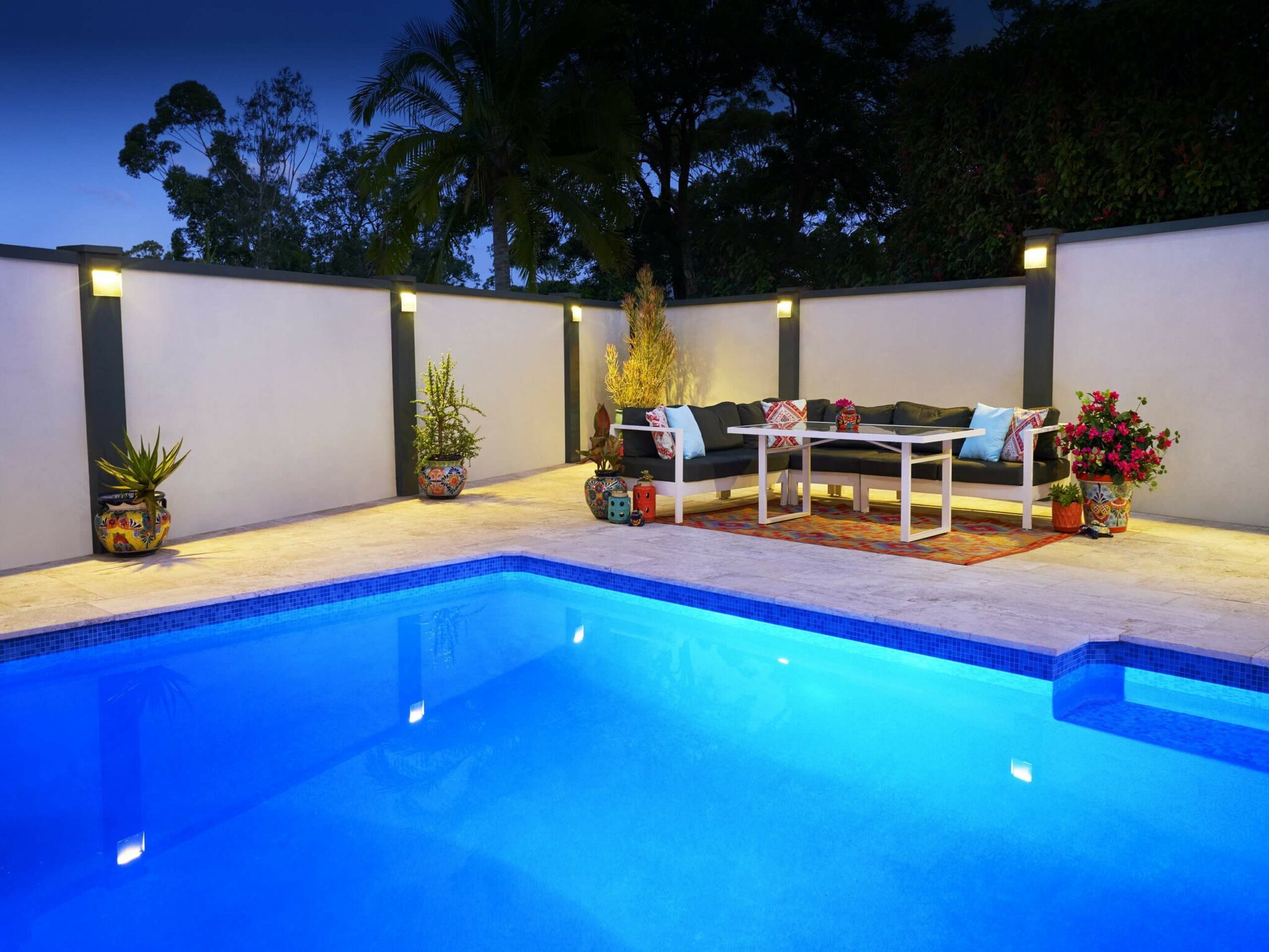 Modular wall pool feature