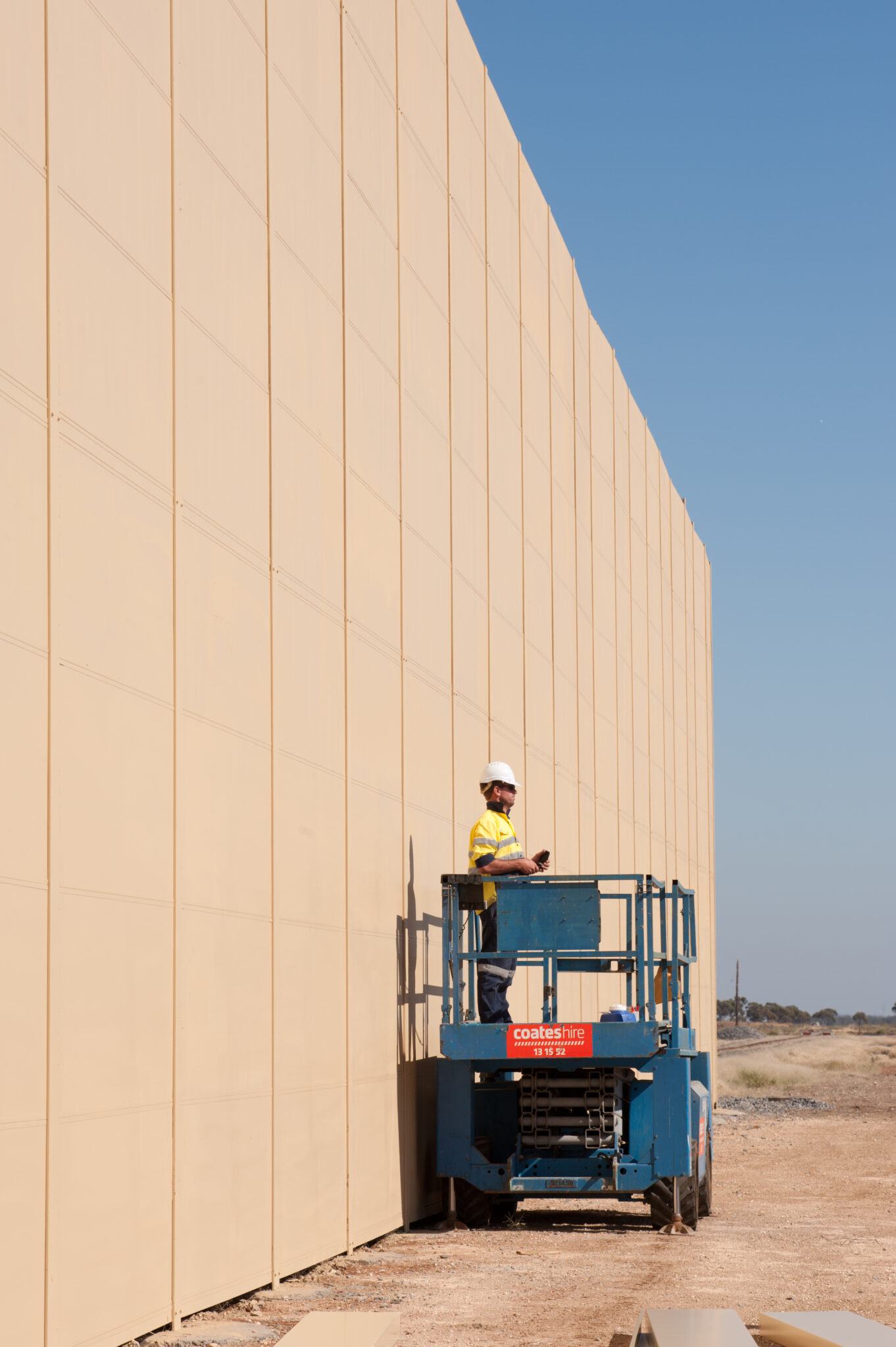 Lightweight noise wall