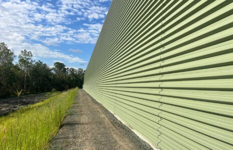 Noise walls for BESS: Why Battery Energy Storage Systems need physical noise control